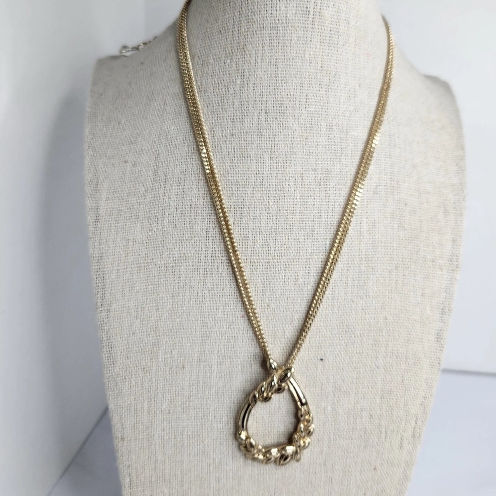 Vintage Napier Gold Tone Leaf Wreath Pendant Necklace Double Chain NWT 16”